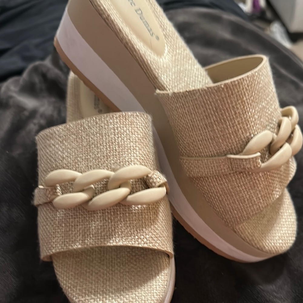 Pierre Dumas Cream Chain-Link Sandals - Picture 4 of 5